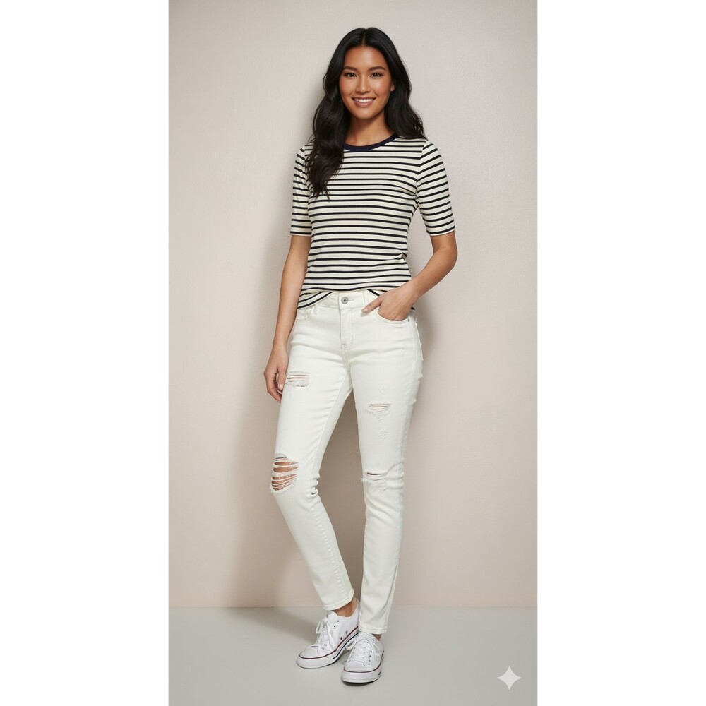 Bullhead Skinniest White Jeans Destroyed Women's Size 9